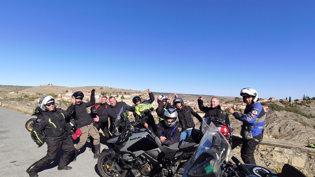 SuzukiMotoES's tweet photo. #VStromers!
Sorteamos 6 plazas dobles para una nueva ruta por el Alto Tajo con nuestro guía de confianza @MrHicks46.

Disfruta de curvas, miradores, cañones, rios, gastronomía y alojamientos con encanto.

Participa: https://t.co/A84frHfNjC

#suzuki #suzukivstrom #vstrom https://t.co/WWNI6CCbjI