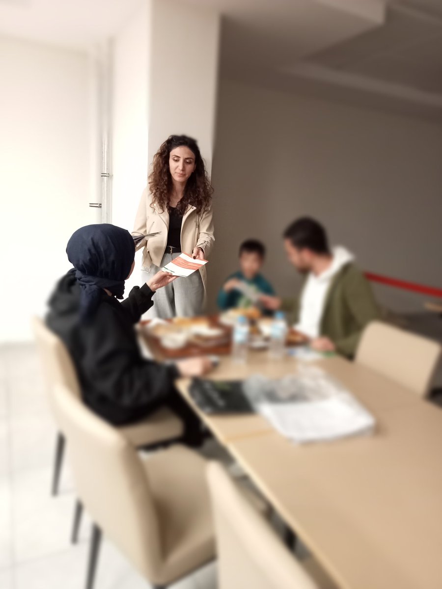 HakkariKYGM's tweet photo. Yurt Psikoloğumuz Rojbin Demirel'in "Bağımlılık ile Mücadele Eğitimi" kapsamında yaptığı bilgilendirmenin ardından MiNik🦋 gönüllümüz ile yurt öğrencilerimize bilgilendirme broşürleri dağıtıldı.
📍 Hakkari Yurt Müdürlüğü 
📍 Hakkari Afife Yurt Müdürlüğü
@kasapoglu
@gencliksporbak https://t.co/55b8iLETV6