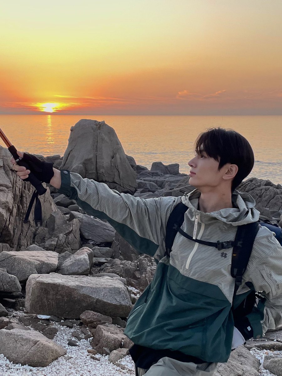 honeyncurry's tweet photo. — jaywon’s lovestagram ? 🤭💕

a thread https://t.co/T9vMKh47gj