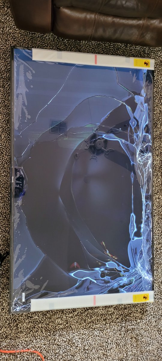 Forevermercy's tweet photo. @Hisense_USA After at least 15 phone calls, having a tech come out, this is the replacement TV I finally that just arrived less than 30 minutes ago. This is insane. I'm getting hung up on now from customer service. Can someone please help! https://t.co/EOgRYJtavU