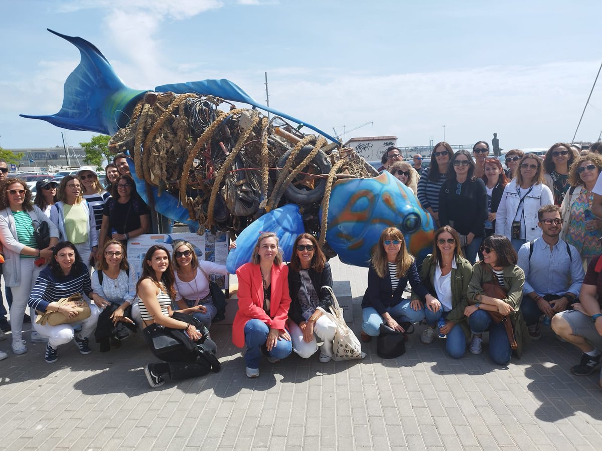 Frances34856328's tweet photo. Nos han explicado detalladamente todo el proceso de clasificación, transformación y producción. Nos ha encantado y de ahí han salido otras ideas para fomentar la economía circular. Precioso también el paseo en catamarán por la reserva marina protegida de Dénia. ¡Gracias a tod@s! https://t.co/TKbagb7p05