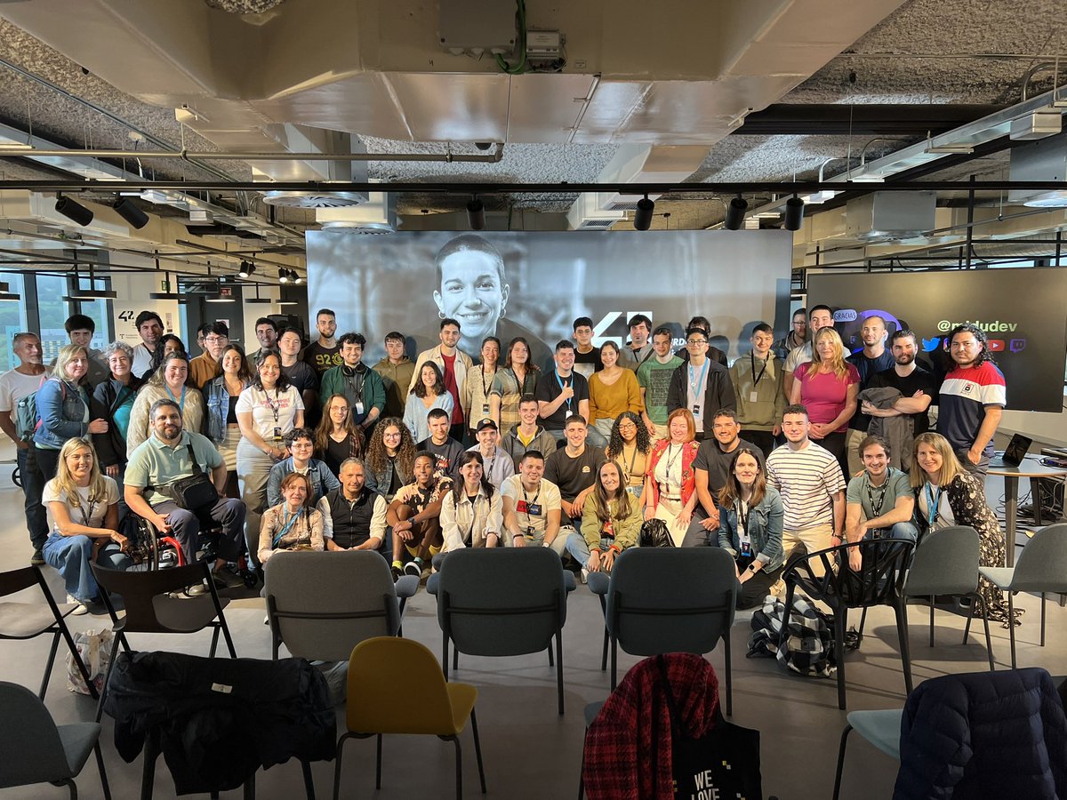 42 Urduliz Bizkaia tweet media