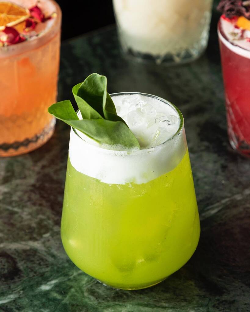 The House | Cocktails 🍹🌸🎉