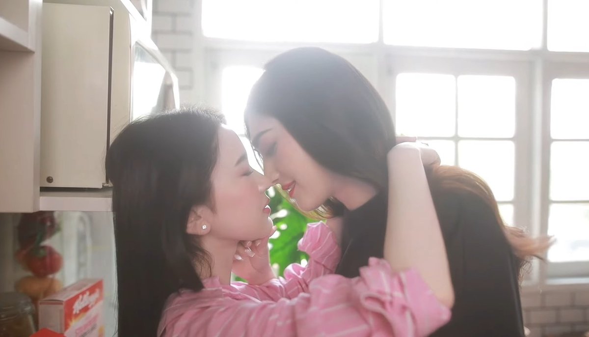 GirlsLoveShots's tweet photo. https://t.co/TGEIdM8DTf