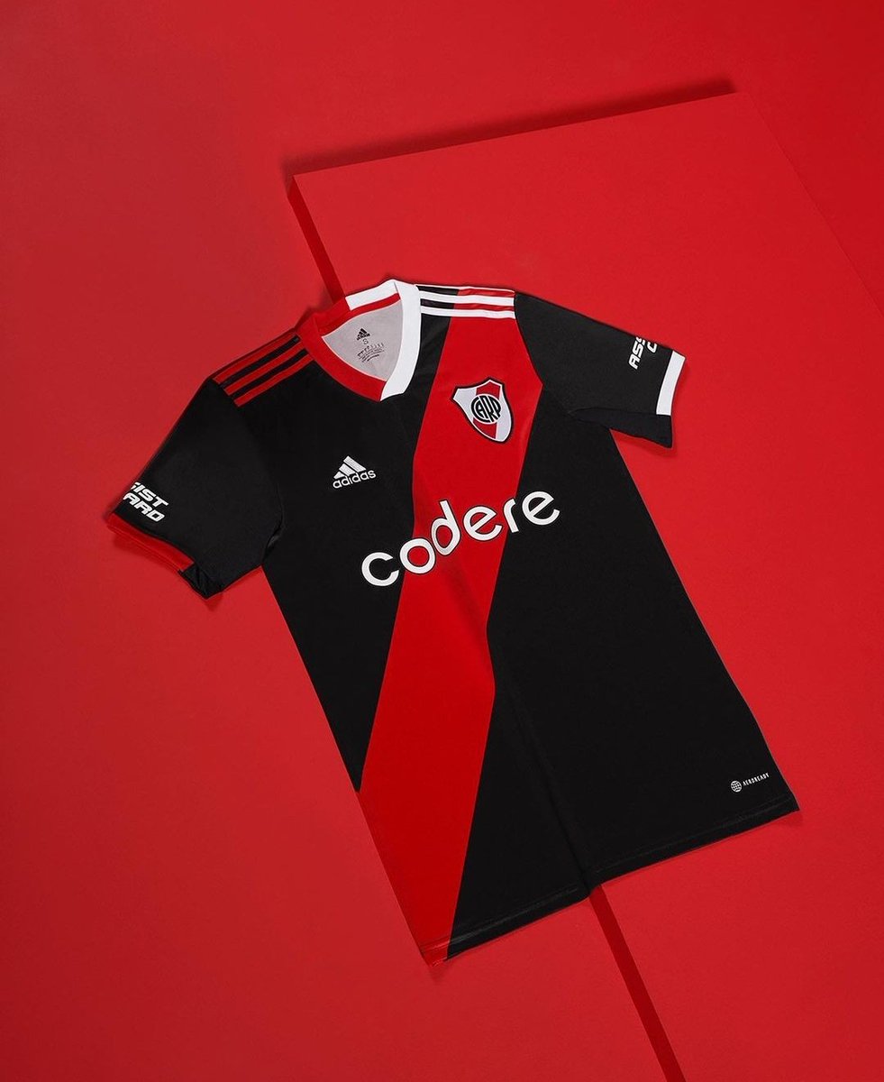 𝘔𝘢𝘵𝘪𝘢𝘴 tweet media