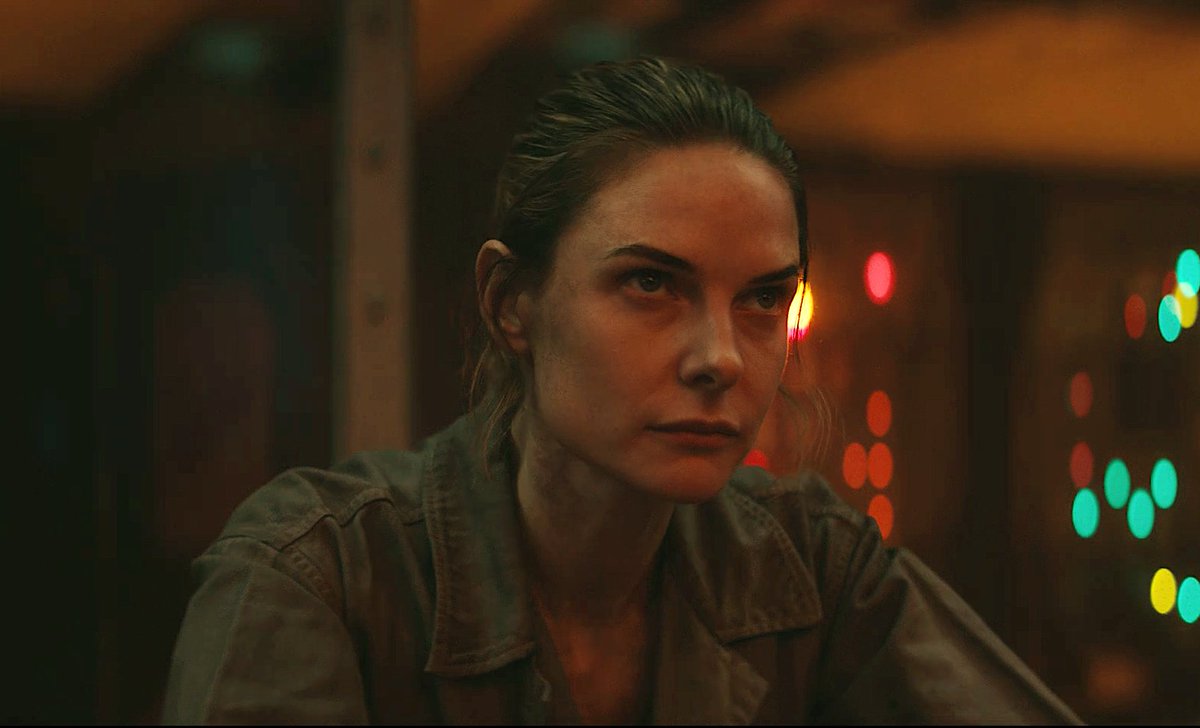 RebeccaFan14's tweet photo. Seven days until #SILO #RebeccaFerguson @Silo17Squad https://t.co/H5QNLLjB5X