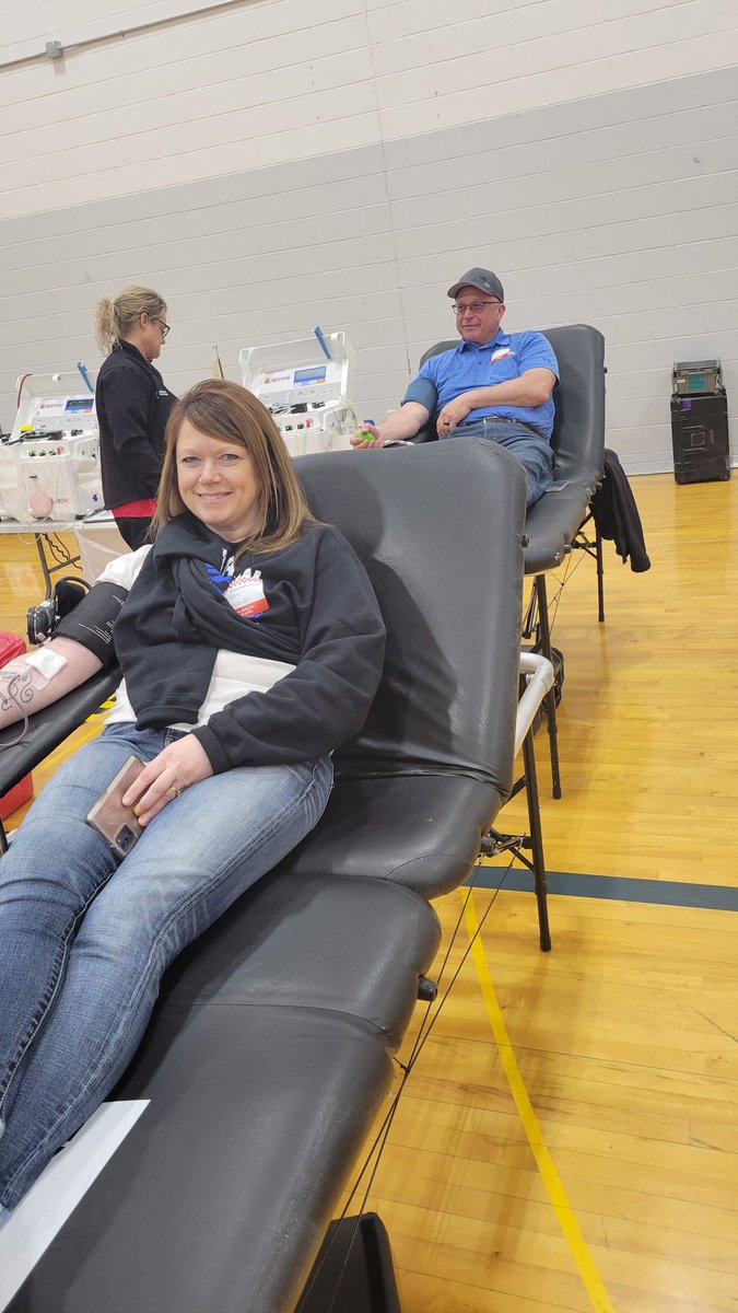 nmillerbio's tweet photo. The spring blood drive is off to a great start! Lots of life savers here today! #lakeviewvikes @RedCross https://t.co/AW9r1WlXw3