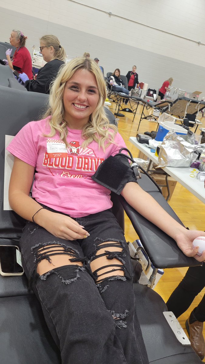 nmillerbio's tweet photo. The spring blood drive is off to a great start! Lots of life savers here today! #lakeviewvikes @RedCross https://t.co/AW9r1WlXw3
