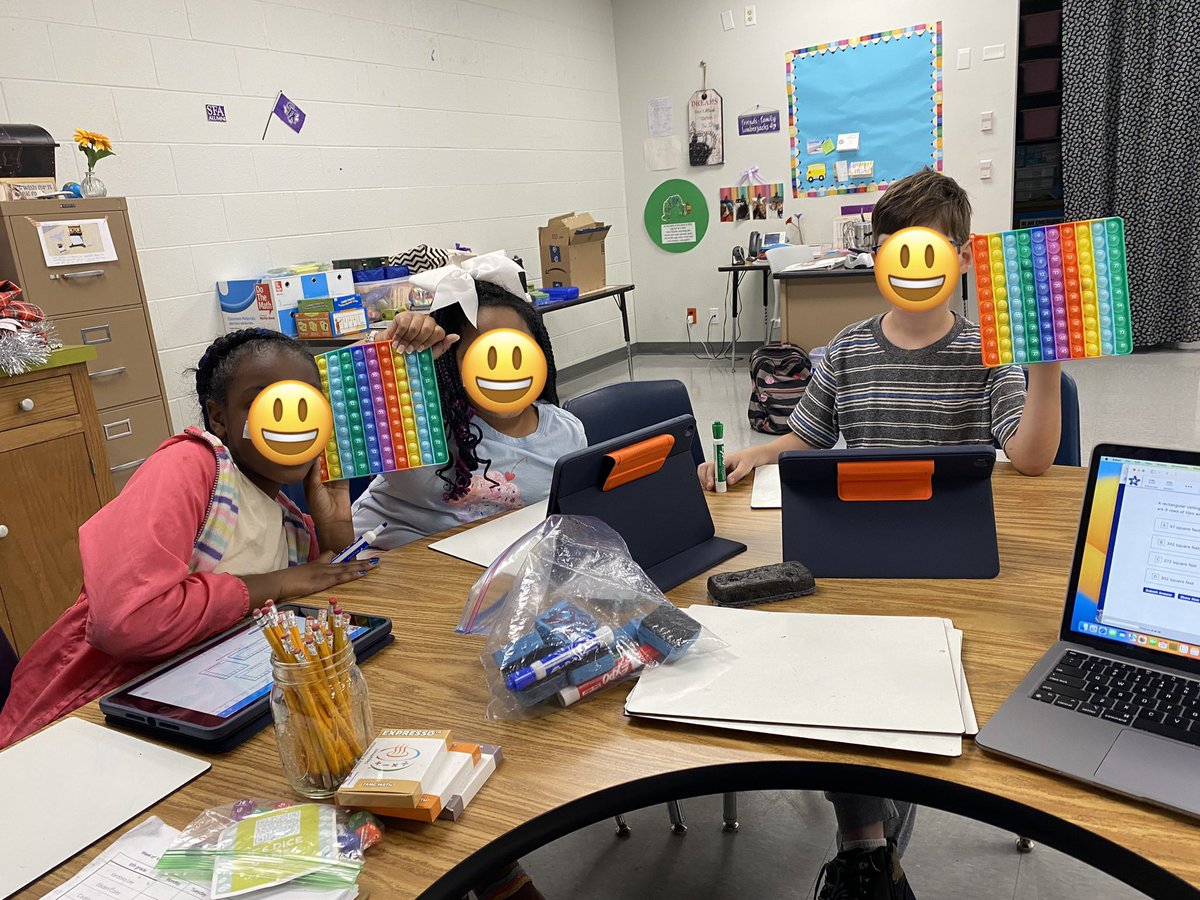 ashley_gammill's tweet photo. 3rd graders were so excited to use these multiplication pop-it’s to solve area problems. #RISDBelieves #RISD_Soar #RISDLitandInt #RISDMath #BLCINT ✈️ https://t.co/vXHIsRSlzr