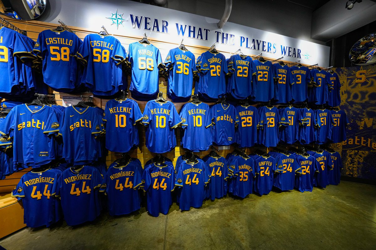 Mariners Team Store tweet media