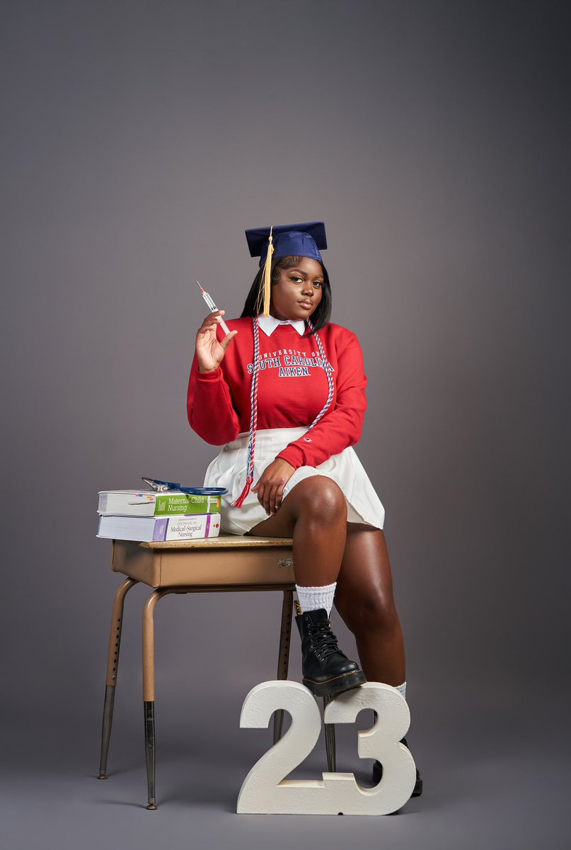 agiijah's tweet image. BSN COMPLETE ✅🎓