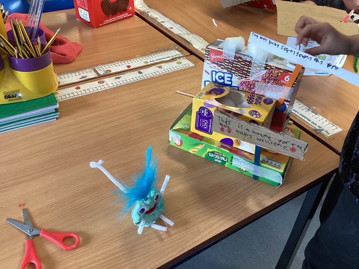 shortlanesend's tweet photo. Todays round up in Fal Class.
Science experiments and making our Bog Babies! https://t.co/dgGUe2OScP