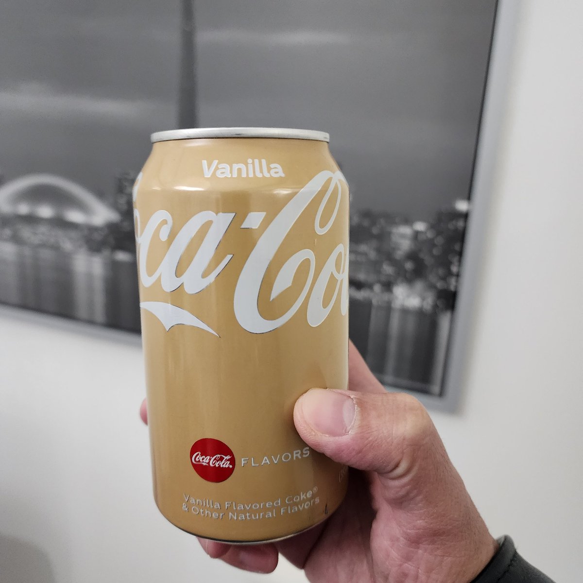 the13thgeek's tweet photo. This is my fave atm. #VanillaCoke https://t.co/IoQs909XRc