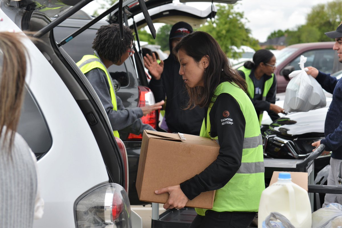 TheStorehouseCC's tweet photo. Yesterday, 26 volunteers representing @CFT4B, @DallasFed, @HumCapLP, and @thomsonreuters helped us provide 70 pounds of grocery items to each of the 641 families who visited our pantry. Thank you volunteers! #CFT4B #InGoodCompany https://t.co/yTQKDxFukh