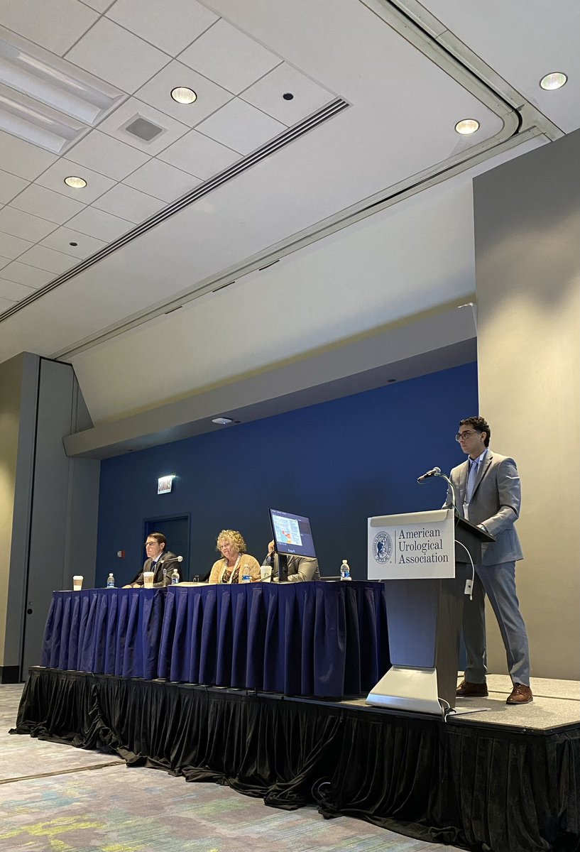 amirlavasani_'s tweet photo. OUTSTANDING presentation by @piedras_paul !!!! Be sure to get your handy handouts.@UCI_Urology #AUA2023 https://t.co/uGsCWxR34c