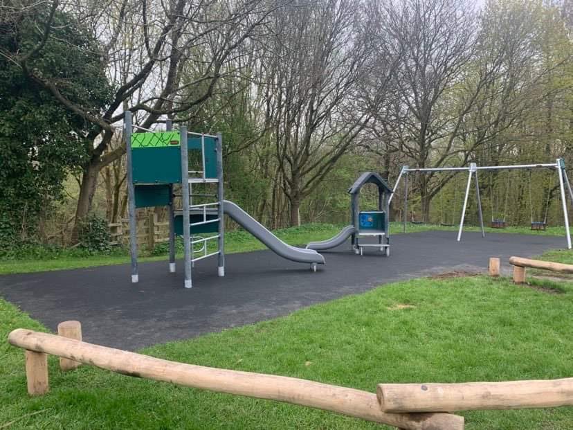 MoveMoreGlossop's tweet photo. A beautiful new play area has opened this week Jodrell Road in Whaley Bridge 🥳👏
Improving our local environment, and helping our children to be happy and healthy 🛝😊

#MoveMoreHighPeak 
#CommunityWellbeing
@HighPeakBC 

https://t.co/vUJvkyFscO https://t.co/hUX1inrd6j