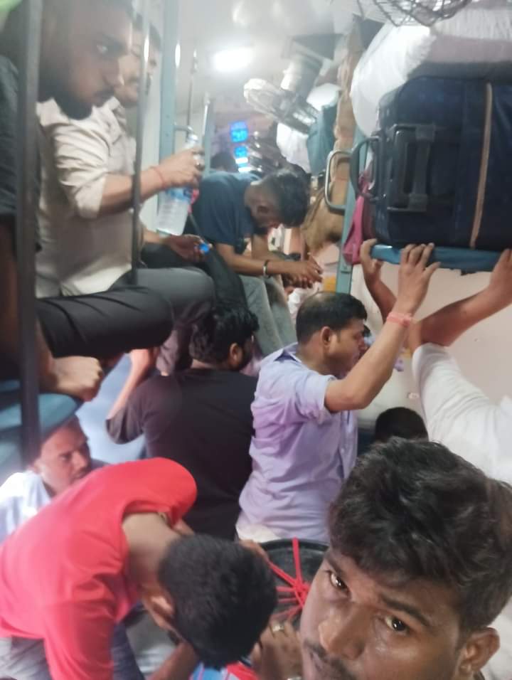 iamnitinkarn's tweet image. Worst ever season for travel. Train number 11061 / 11062 Pawan Express Overloaded. Reason for this 
#Overpopulation #InterStateMigration 
Multiple Visit single year