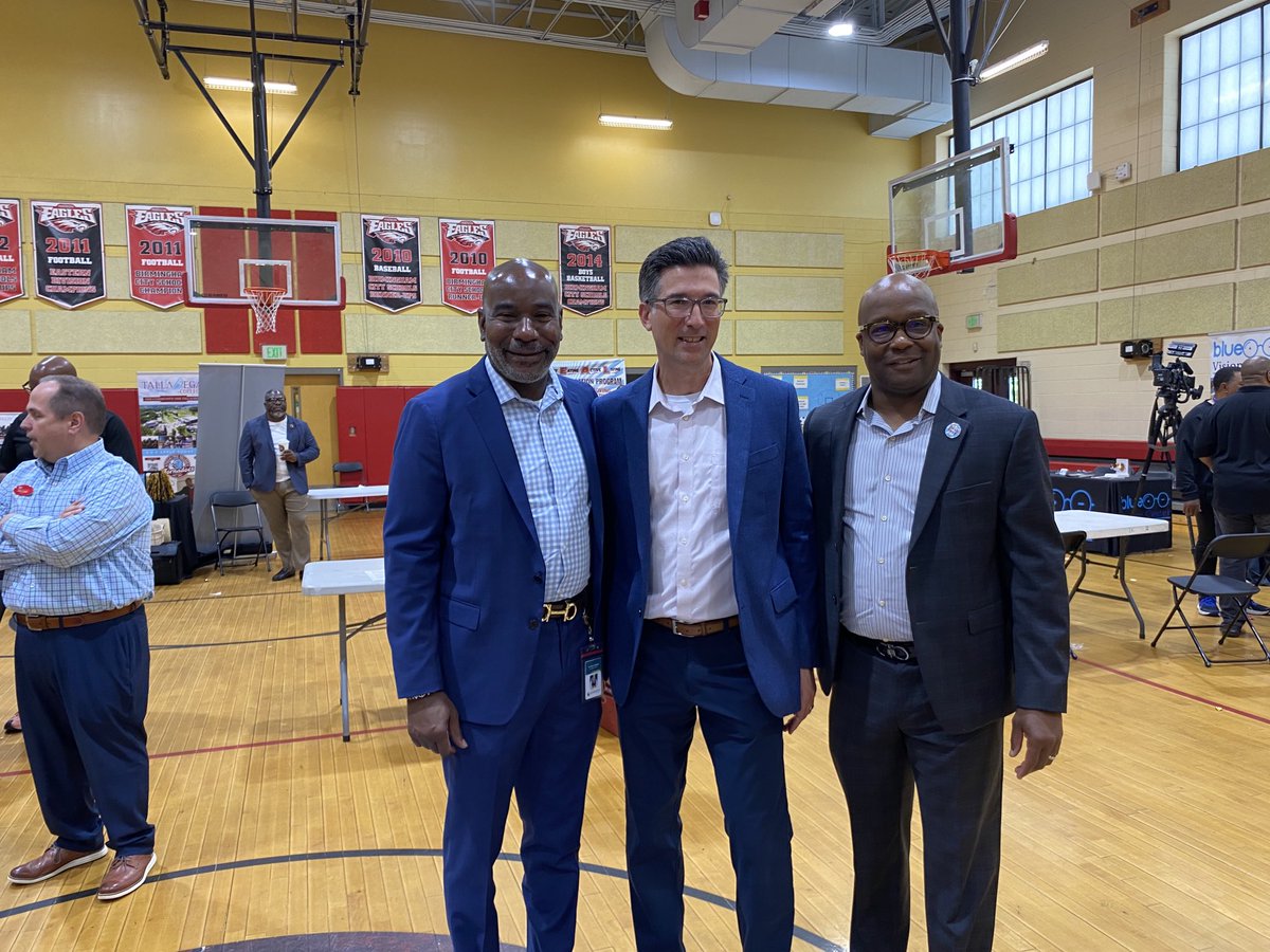 ⁦⁦<a href="/BhamCitySchools/">Birmingham City Schools🎓</a>⁩ superintendent ⁦<a href="/DrMarkSullivan/">Mark Sullivan, Ed.D</a>⁩ ⁦<a href="/ImagineLearning/">Imagine Learning</a>⁩’s ⁦<a href="/SteveSantora/">steve santora</a>⁩ and Principal Fred Stewart ⁦⁦<a href="/hudsonk8school/">Hudson K-8 School</a>⁩ #careerday #ALIL2023