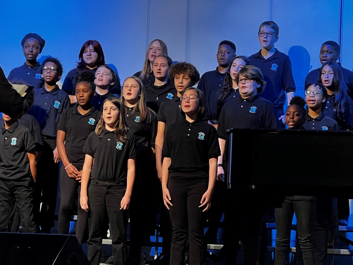 Homewood153's tweet photo. It was a magical musical evening yesterday when ALL the choirs from James Hart and Churchill Schools took to the HF High School stage for their Spring Concert. Thanks to all our singing Panthers and Bulldogs for the wonderful performances! #153Proud https://t.co/THa36qPlKC