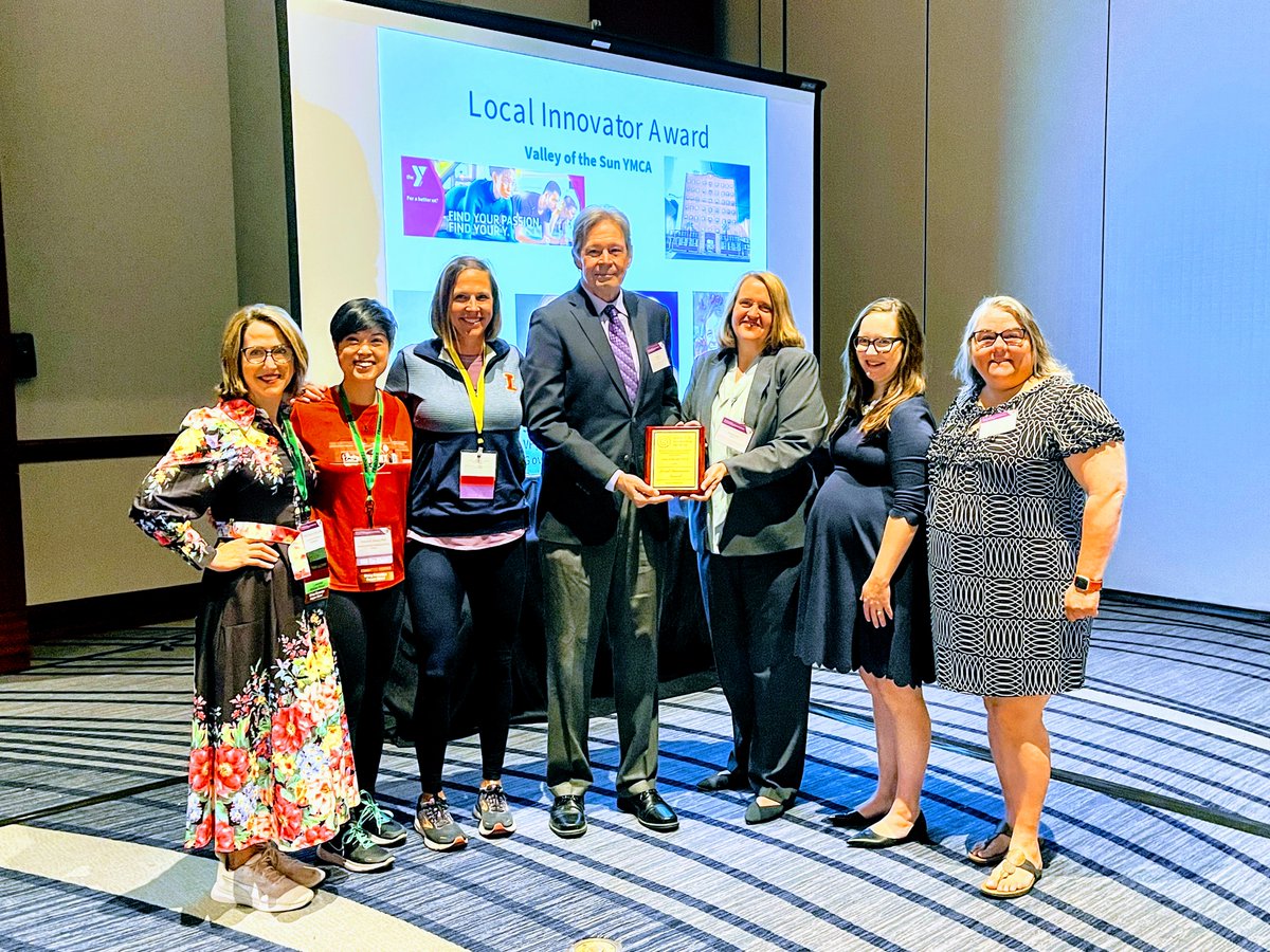 VOSYMCA's tweet photo. We are extremely honored to be the recipient of the @SBM_PASIG Society of Behavioral Medicine 2023 Local Innovator Award for our work in Family Diabetes Prevention. Also, a very special thanks to Metro Board Members Bob Rice and Michele Grisez for joining us at the ceremony. https://t.co/1upHP93s04
