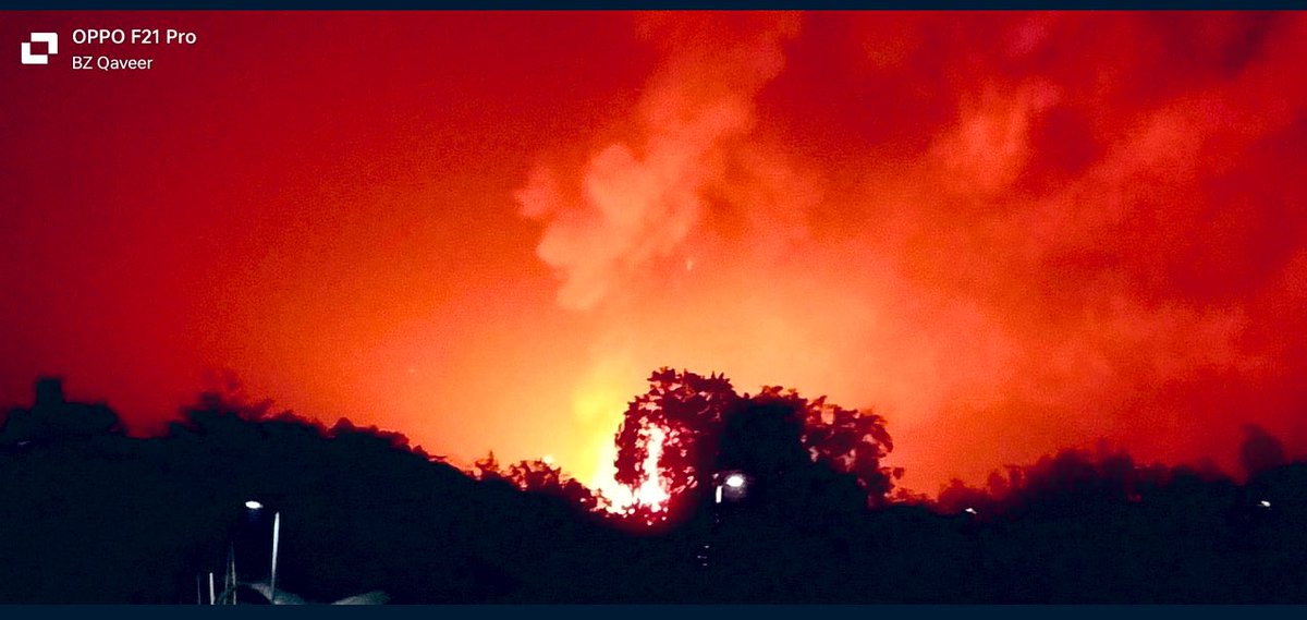 md_yasiein's tweet photo. Breaking News!
Fire breaks out again in Kutupalong camp-2 which is the largest makeshift in  #rohingya refugee camp. Pls send the fire services. So it can be stopped very soon 

#FireIncamp  #RohingyaRefugeecamp https://t.co/rOBg0WPrHS