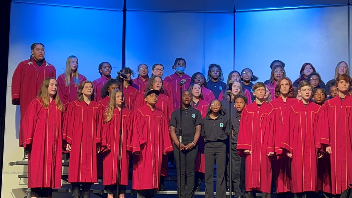 Homewood153's tweet photo. It was a magical musical evening yesterday when ALL the choirs from James Hart and Churchill Schools took to the HF High School stage for their Spring Concert. Thanks to all our singing Panthers and Bulldogs for the wonderful performances! #153Proud https://t.co/THa36qPlKC