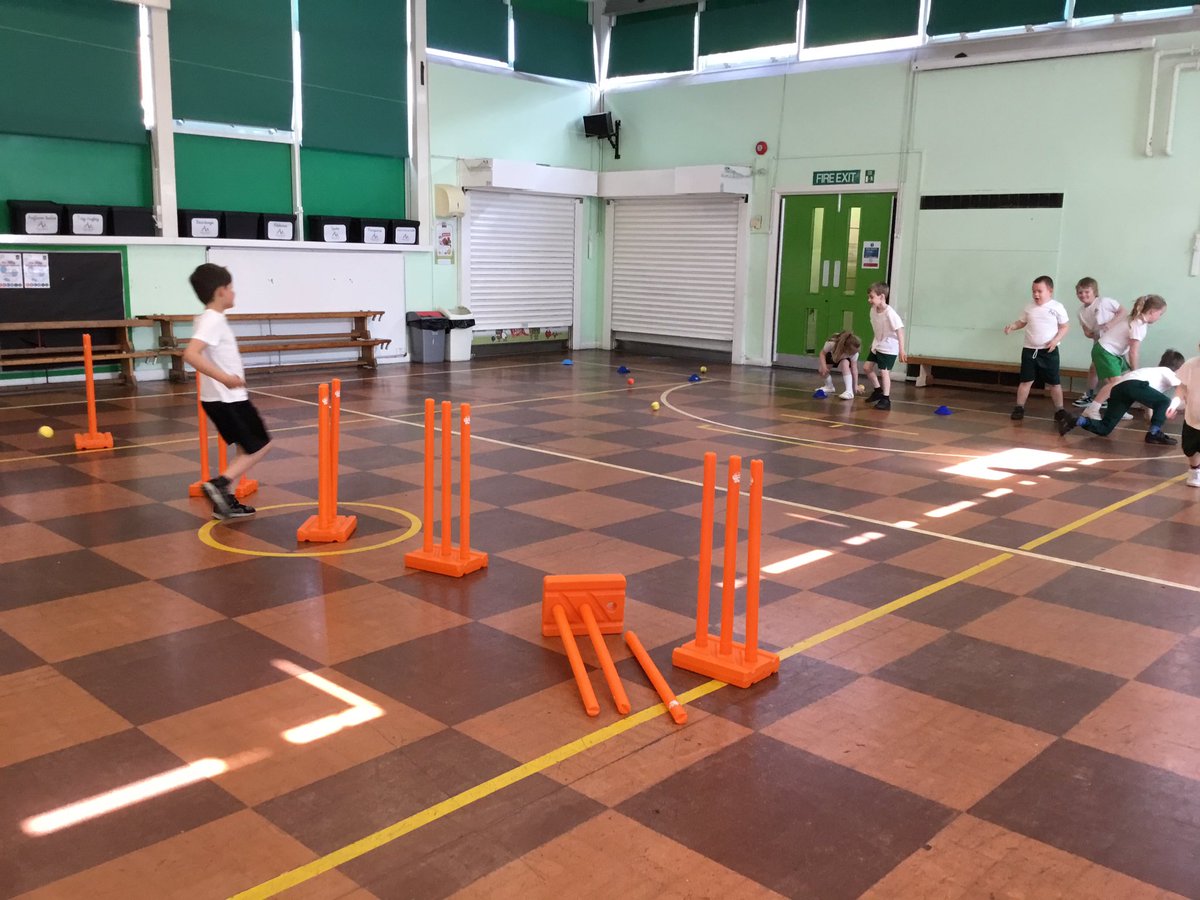 G_M_P_SClass2RM's tweet photo. The children had a fabulous time at their cricket taster session today! https://t.co/4sH5Z4ggMz
