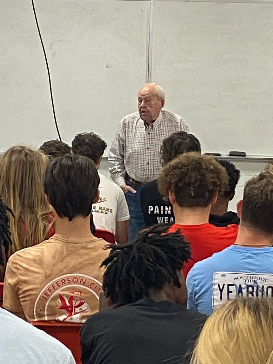 JayPrideFB's tweet photo. Honored to have Coach Adkins speak at our Town Hall this morning. He talked to all of us about toughness and what it takes to be a champion. #LegendaryLessons #JayPrideNeverDies
@JCJaybirds @JeffCityJays @recruitajay @jaypridealive https://t.co/WzHdFpeyzn