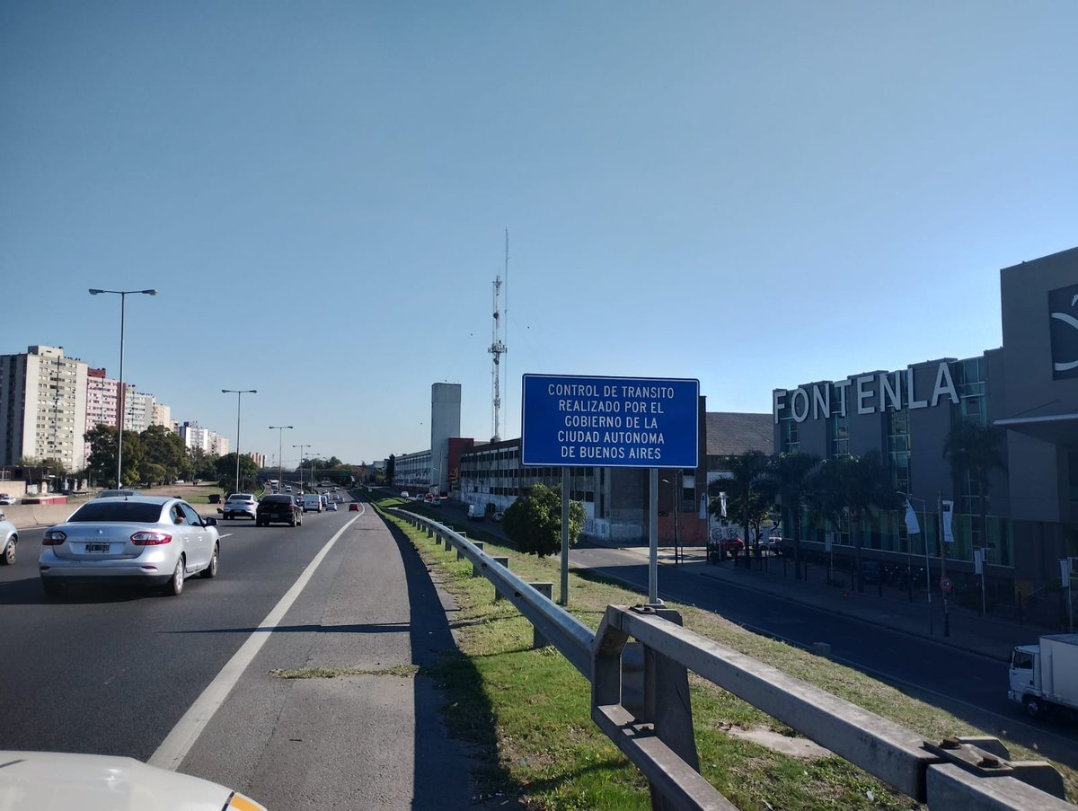 pmcarignano's tweet photo. Cada vez que comunicamos acciones contra #banquineros, contra los que tapan la #patente, cuando hacemos controles de #alcoholemia o lo que fuere, hay un reclamo que no falla: "En la #GeneralPaz no los vemos nunca". Como una imagen vale más que mil palabras, acá está la causa👇 https://t.co/MoPp8VGovT