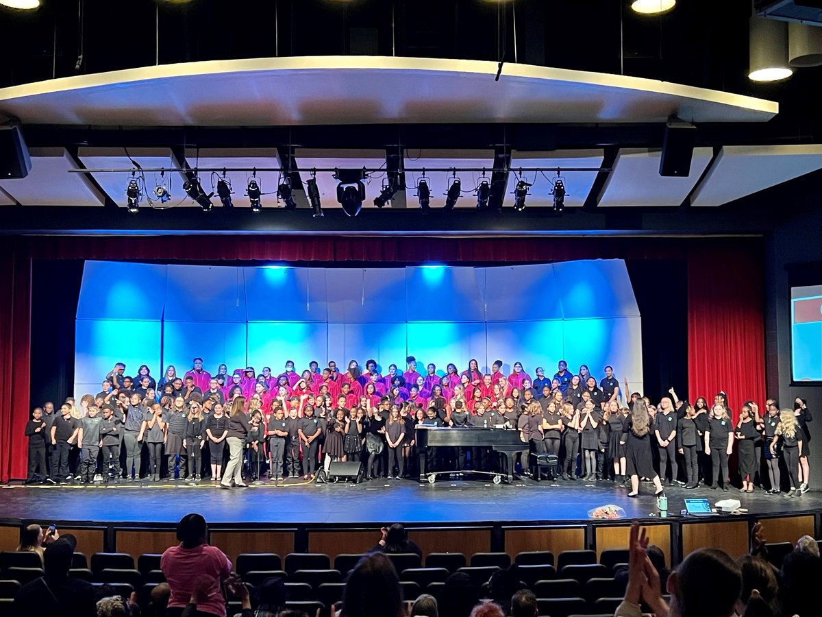 Homewood153's tweet photo. It was a magical musical evening yesterday when ALL the choirs from James Hart and Churchill Schools took to the HF High School stage for their Spring Concert. Thanks to all our singing Panthers and Bulldogs for the wonderful performances! #153Proud https://t.co/THa36qPlKC