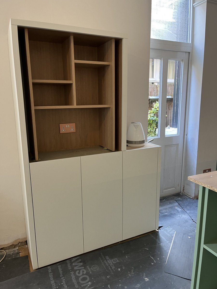 MakerTweets's tweet image. Latest kitchen going in