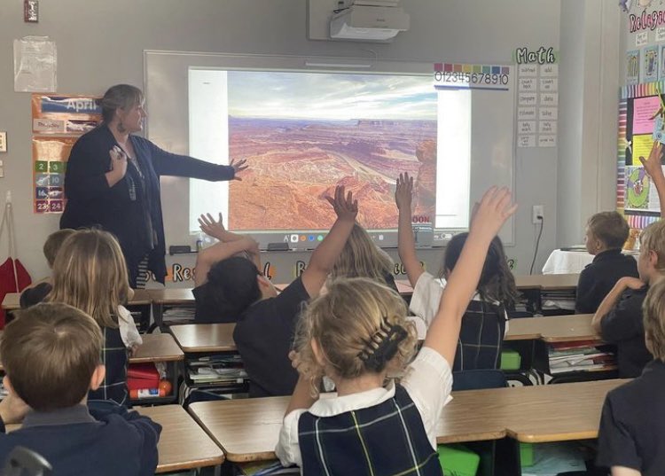 MsStrukely1's tweet photo. Yesterday, I spoke to some of our first graders about some of my trips to many of our National Parks! Thanks, @HedgesBridget, for the invite! Your students were amazing! #teacherlife https://t.co/BV1VECWxt5