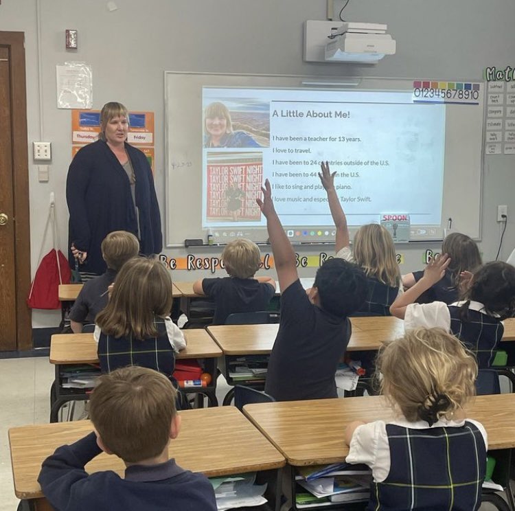 MsStrukely1's tweet photo. Yesterday, I spoke to some of our first graders about some of my trips to many of our National Parks! Thanks, @HedgesBridget, for the invite! Your students were amazing! #teacherlife https://t.co/BV1VECWxt5
