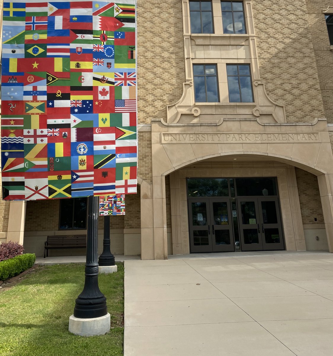 Conversar con niñas/niños de primaria en 🇺🇸, contestar preguntas, aclarar conceptos, visibilizar a la comunidad: oportunidad de explicarles, sin que tengan aún prejuicio alguno, en palabras sencillas, qué es 🇲🇽 y su valor en este país, que somos vecinos y amigos, un privilegio 😊