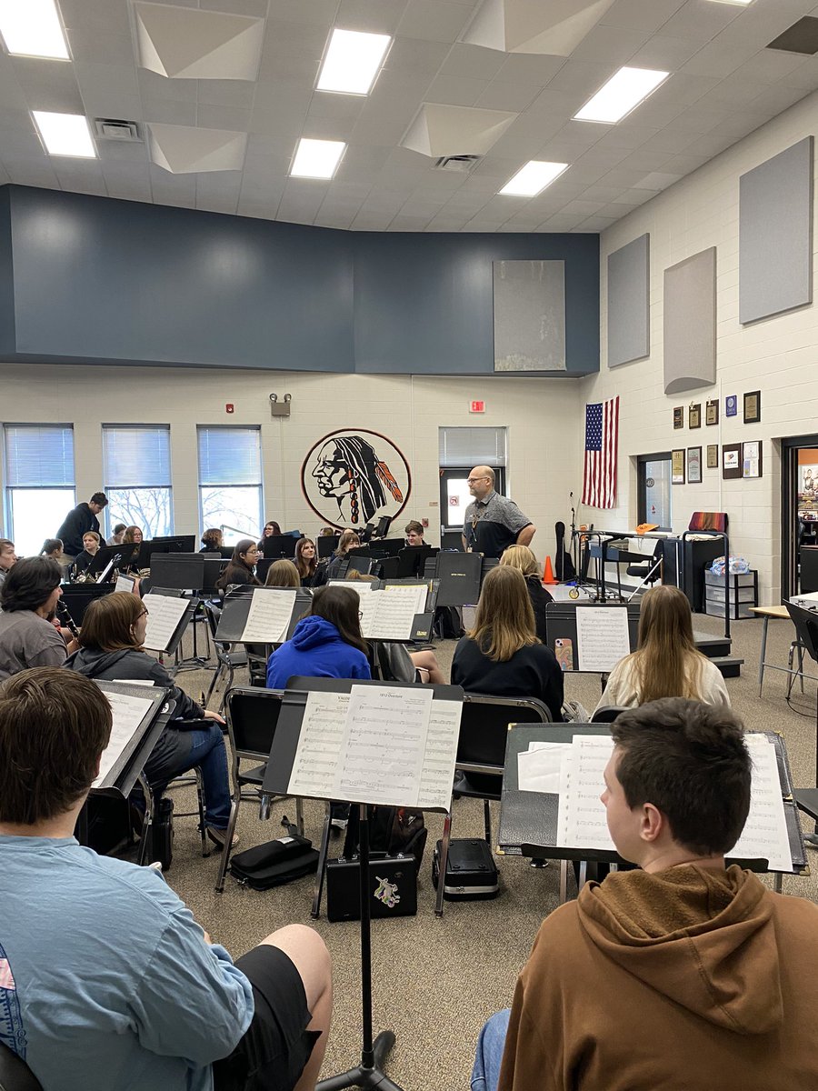 papabratbbq's tweet photo. It was a great morning in the band room sending off 5 state qualifiers to sing this weekend. Good luck, Braves! https://t.co/00mezQNdUn