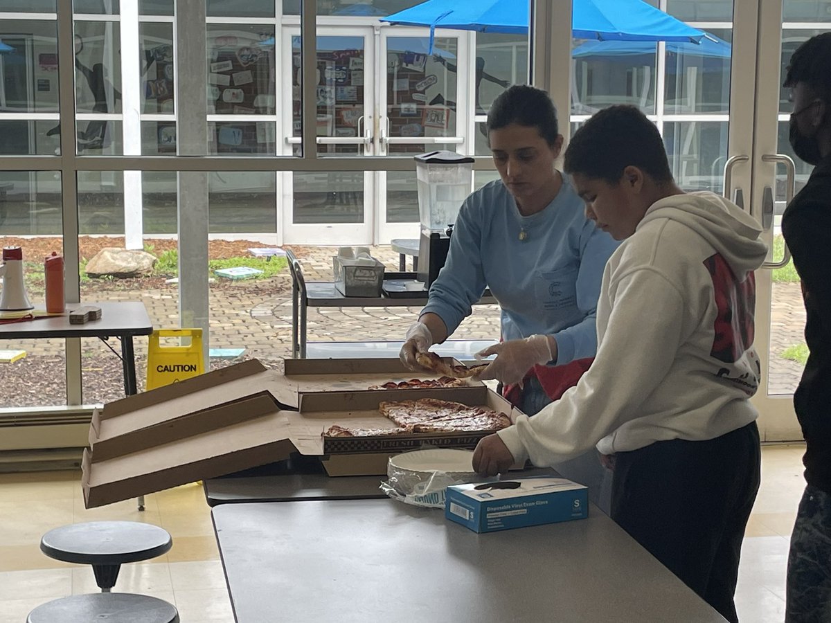 Loreniayr's tweet photo. 6th grade students in Science-Core 4 celebrated with pizza today for reaching their goal! 
@CMMSCougars #LiveTheHabits https://t.co/x341Asfyse