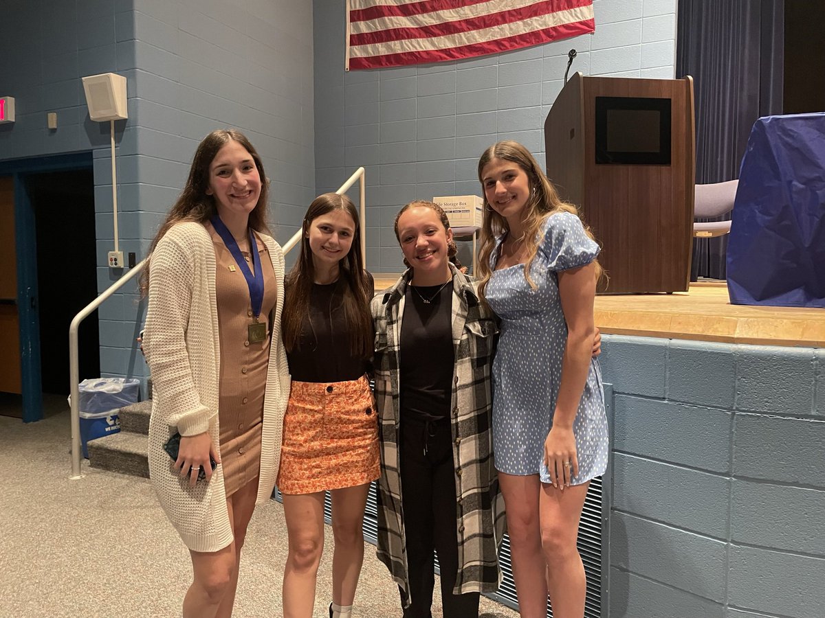 Congrats to <a href="/gssigman2/">gretchen sigman</a> for being inducted into the National Honor Society and senior <a href="/ccorrie_brown/">Corrie Brown</a> receiving her NHS medal!

Love having current NHS members juniors Sam Mihalek + Kelsey Brooks in attendance! (Not pictured Junior Hannah Snyder!)

Proud of our STUDENT-athletes!