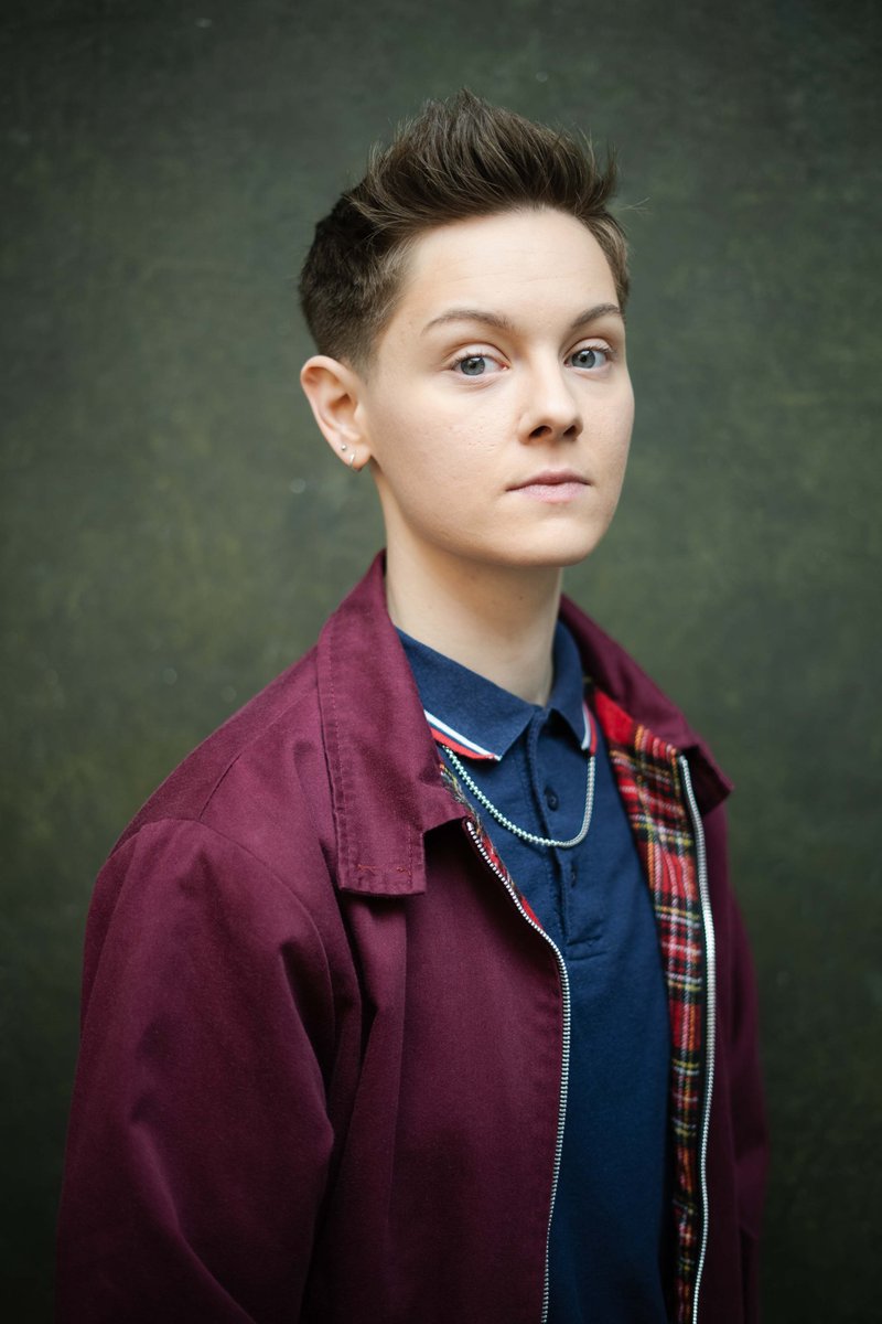 This is your sign to book <a href="/JD_Creates/">Jodie Cuaresma</a> for all of your headshots/portfolio pic needs 🤘❤️📸

Absolutely thrilled with these shots. Queer, androgynous JOY! 🌈