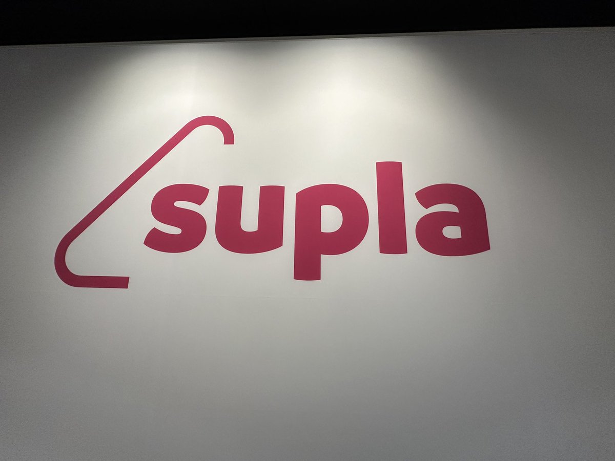 MiikaWuorela's tweet photo. Paketoitiin eka jakso Penkalla-podcastia yhteistyössä Sanoma Oyj:n kanssa. Ens torstaina alkaa, ja siitä eteenpäin ollaan aalloilla vaihtuvien vieraiden kanssa kahden viikon välein.
#hallix #tgsworldwide #kumiapu #rvstechnology #anetcom #teiskonenvip https://t.co/fG2CrMCmKQ