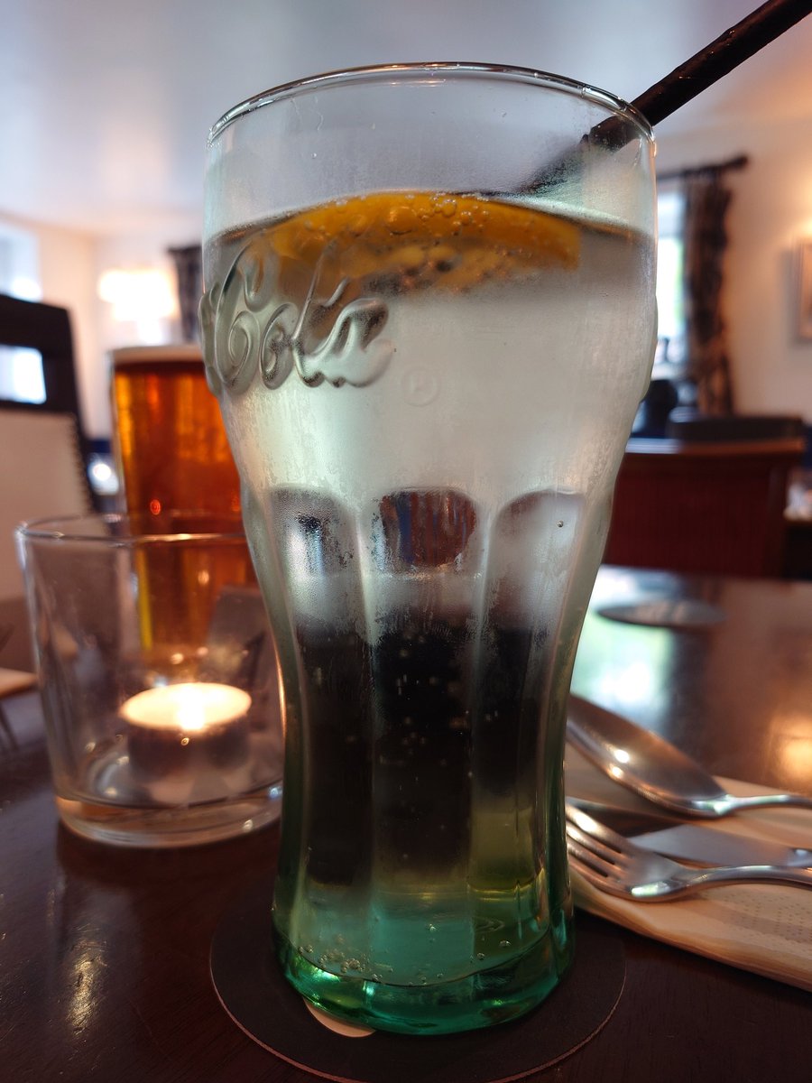 dpgregory's tweet photo. Twentieth drink on the @ReadingCAMRA ale trail @ Jolly Farmer. Lemonade due to driving. https://t.co/7pJVbyefdr