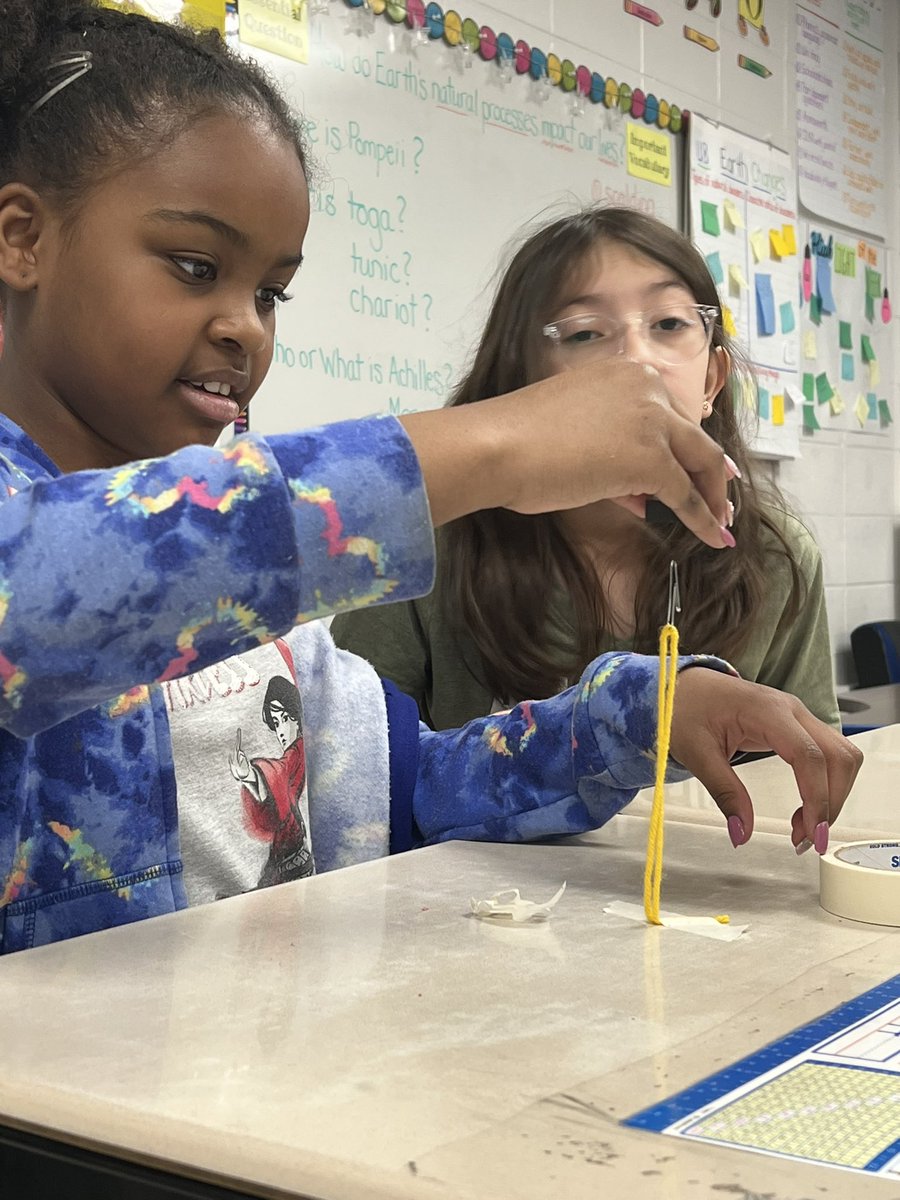 mandybaikie's tweet photo. The Floating Paper Clips activity was a great investigation using teamwork! #stony126 #weare126 https://t.co/y3gxrm7FYI