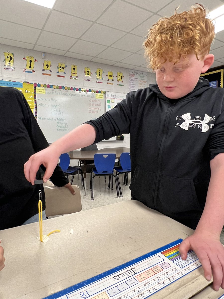 mandybaikie's tweet photo. The Floating Paper Clips activity was a great investigation using teamwork! #stony126 #weare126 https://t.co/y3gxrm7FYI