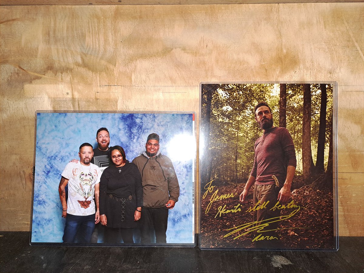 So this happened today... only found out yesterday that Ross was going to be there. He totally made my day! He liked my hair&amp; tattoos... &amp; turned back to wave at me after we literally walked into each other coming out the bathroom. #ComicConCapeTown #comicon2023