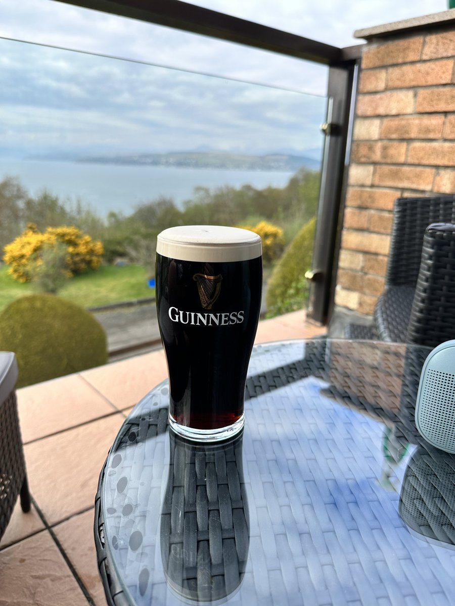 rosskie's tweet photo. Happy Friday.. Slàinte! https://t.co/ymLZIazQgL