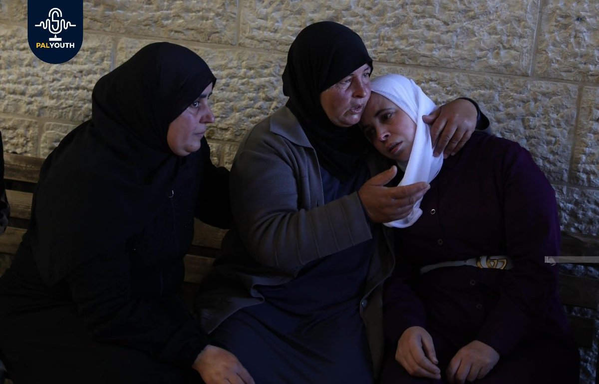 PalYouth4News's tweet photo. ⭕In Pictures📷|| Part of the farewell and funeral of the #Palestinian child martyr Mustafa Amer Sabah (16 years old), from the town of #Tuqu', east of #Bethlehem, who was shot dead by israeli forces bullets. 

#PalYouth https://t.co/1CR34hVxBb