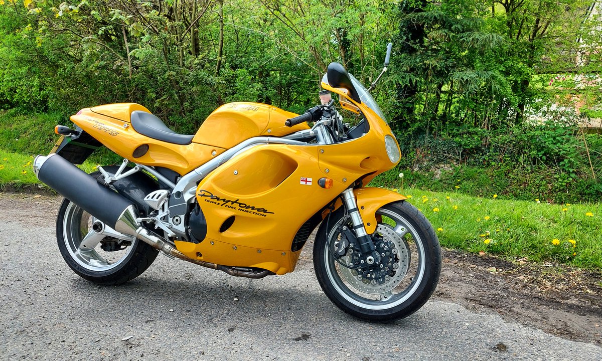 spicy110sm's tweet photo. Now this was an interesting ride! 1997 Triumph Daytona T595! Video coming to patreon tomorrow!
Big thank you to @ASmotorcycles for the opportunity to ride this machine!
#motorcycles #triumphmotorcycles #t595 https://t.co/0kZujWpjNm