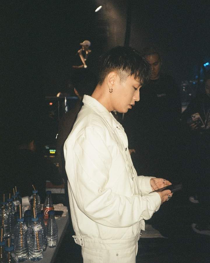 📸 [IG 100_eun0] Makeup Stylist โพสต์ภาพเบืัองหลังงาน #AOMGWORLDTOUR2023
@longlivesmdc 
#SimonDominic #쌈디 
#AOMG #사이먼도미닉