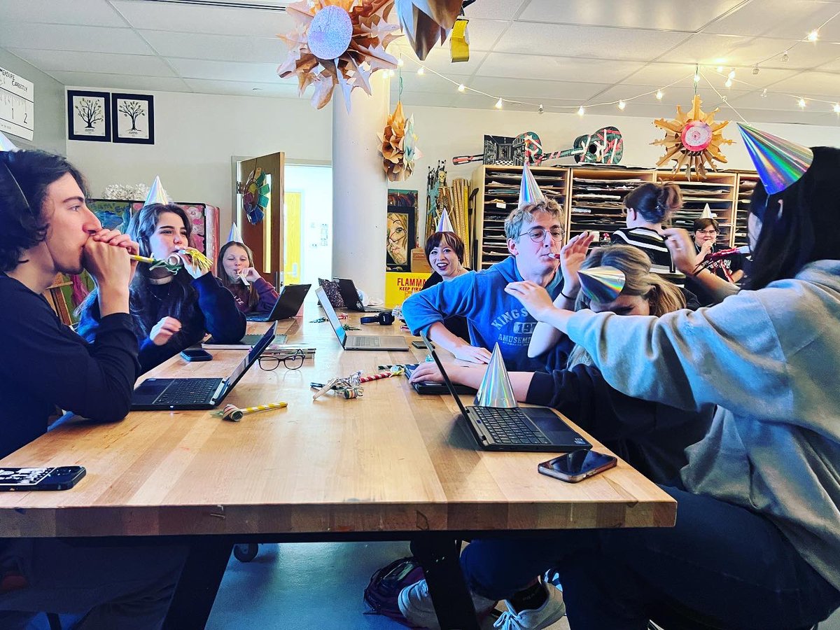 A little sliver of the celebration today in #apart as we began to submit their AP tests 👏🏼👏🏼 bronco ky brilliant artists, bravo! #avesart