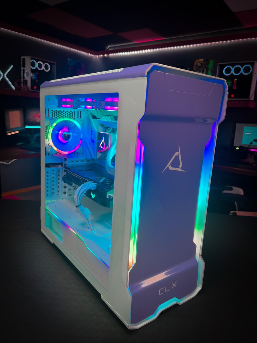 CLXGaming's tweet photo. 🪻🚨 PC GIVEAWAY 🚨🪻

Just a reminder, there is only 3 day left to enter our GIVEAWAY with @ASUS_ROGNA @kingstontech and @phanteksusa !

🟣LIKE 
⚪️RETWEET
🔵TAG A FRIEND

Enter here:
https://t.co/mlEI5U9efH

#CLXGaming #evokethegods #CLXRa #ROG https://t.co/UI03ZRaaSx