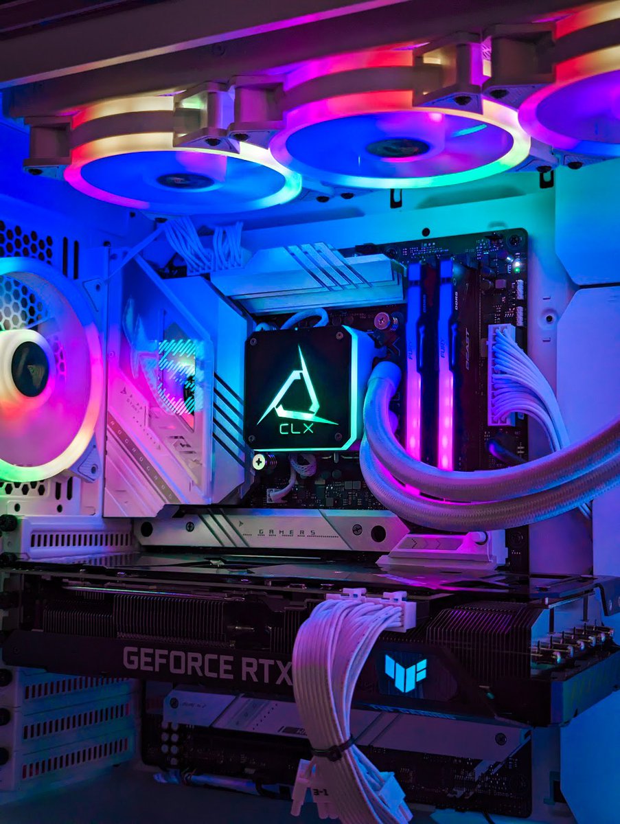 CLXGaming's tweet photo. 🪻🚨 PC GIVEAWAY 🚨🪻

Just a reminder, there is only 3 day left to enter our GIVEAWAY with @ASUS_ROGNA @kingstontech and @phanteksusa !

🟣LIKE 
⚪️RETWEET
🔵TAG A FRIEND

Enter here:
https://t.co/mlEI5U9efH

#CLXGaming #evokethegods #CLXRa #ROG https://t.co/UI03ZRaaSx